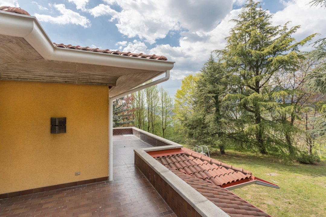 Vendita villa sul lago Monguzzo Lombardia foto 15