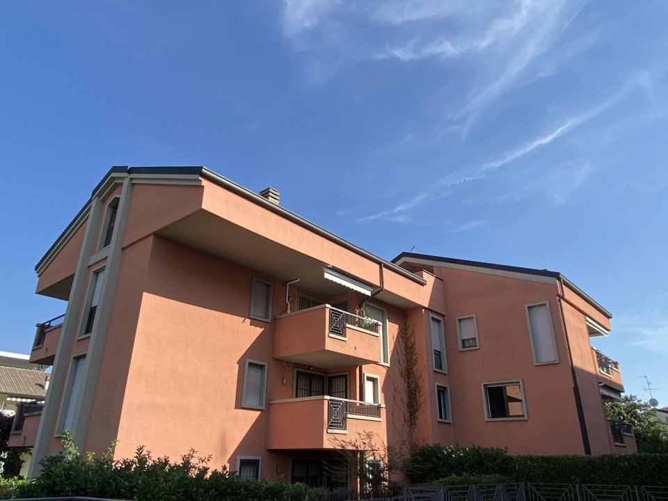 For sale apartment in quiet zone Vedano al Lambro Lombardia foto 2
